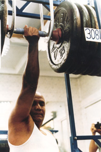 srichinmoylifts3081lbs.jpg